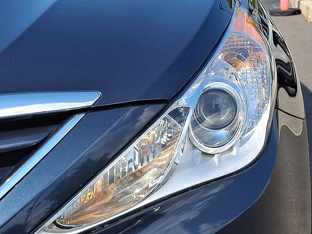 Used 2013 Blue Hyundai GLS image 27