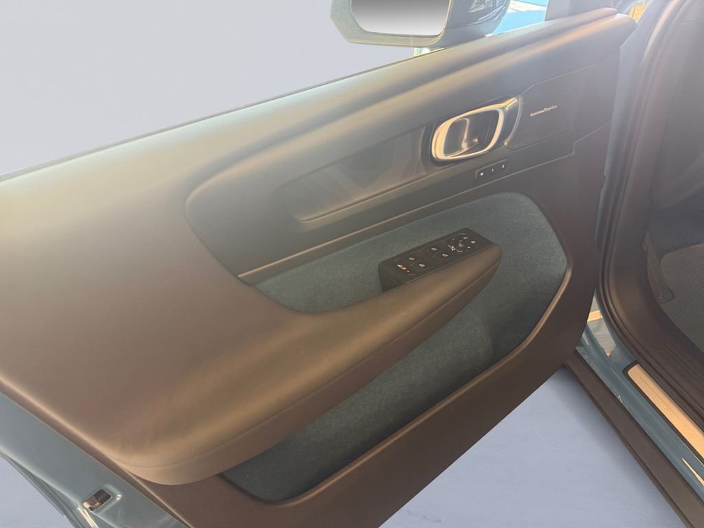 Used 2023 Blue Volvo Ultimate image 10