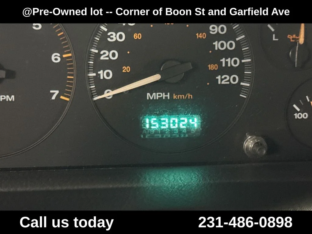 Used 2003  Jeep Laredo image 21
