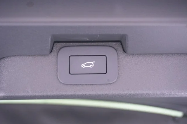 Used 2025 GRAY Land Rover S image 11