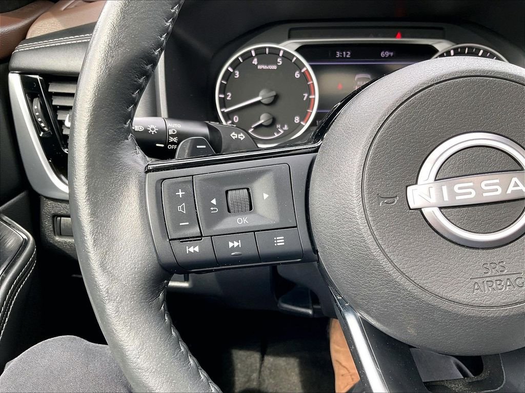 Used 2023 Gray Nissan SL image 23