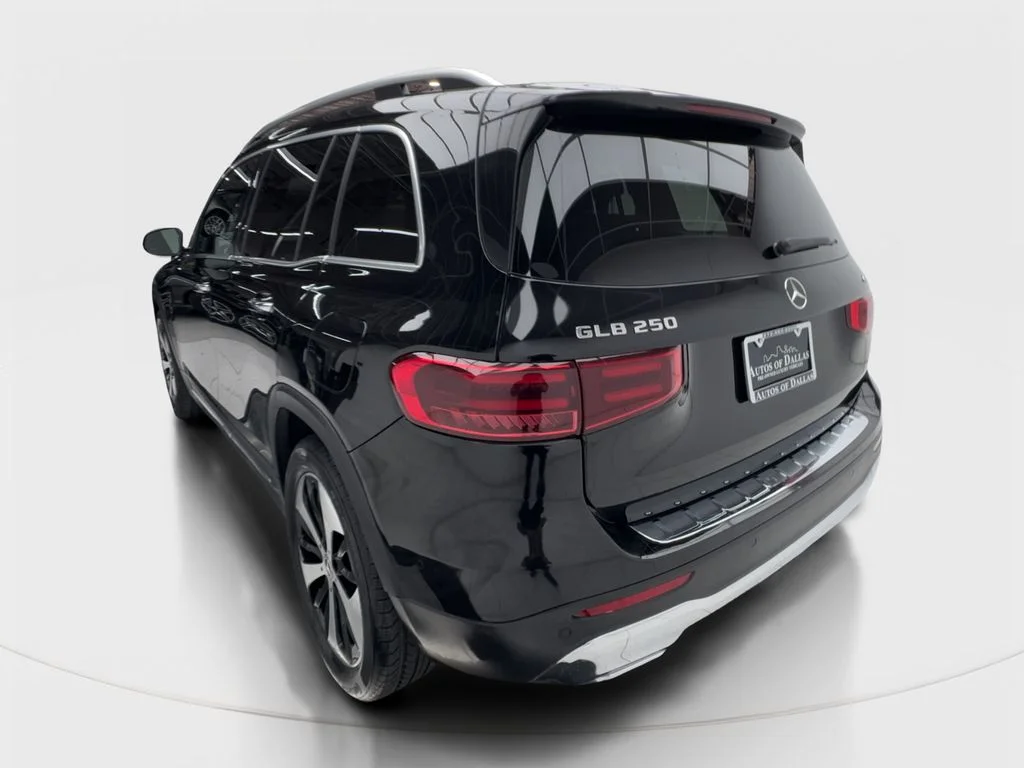 Used 2025 Black Mercedes-Benz GLB 250 image 10