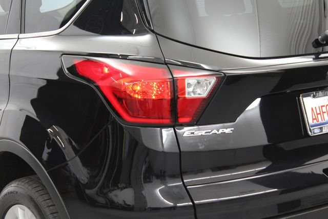 Used 2019 Agate Black Metallic Ford SEL image 5