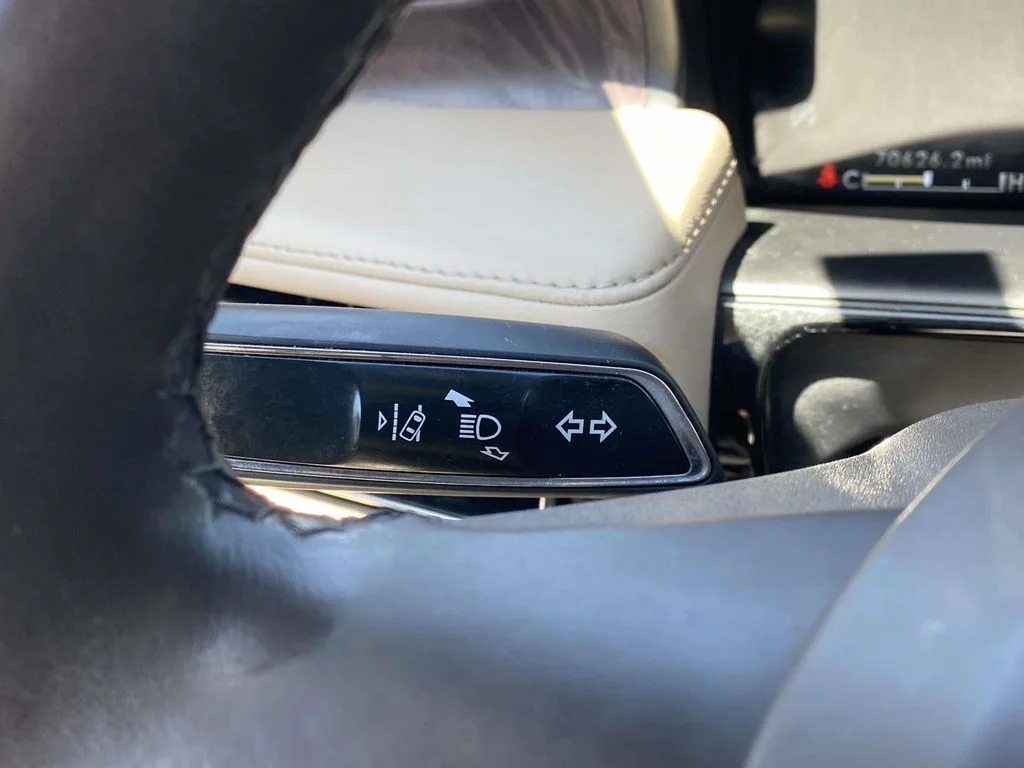 Used 2022 White Lincoln Reserve image 33