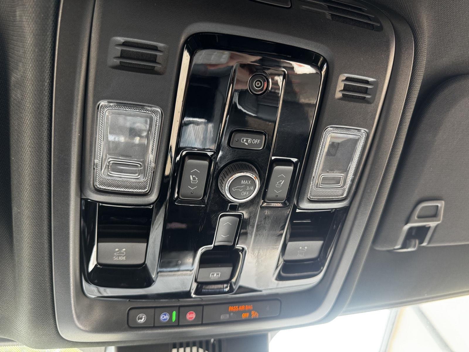 Used 2026 Onyx Black GMC AT4 Ultimate image 22