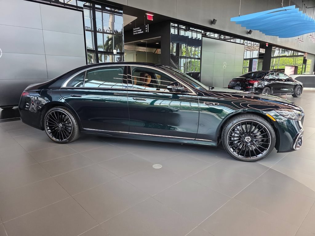 New 2027 Emerald Green Metallic Mercedes-Benz S 580 image 22