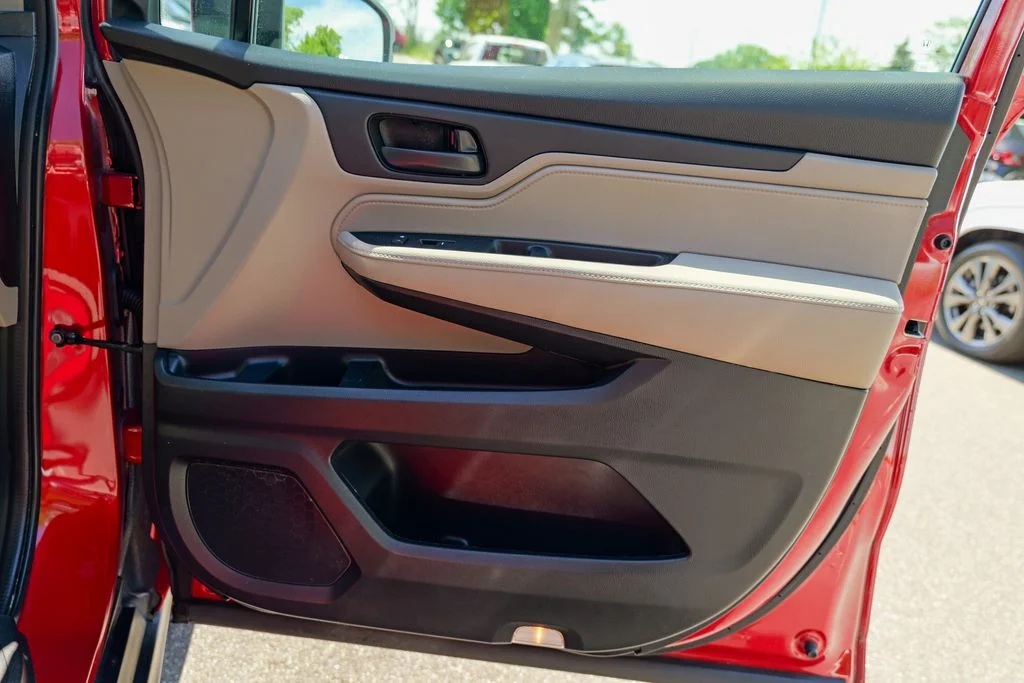 Used 2023 Red Honda EX-L image 34