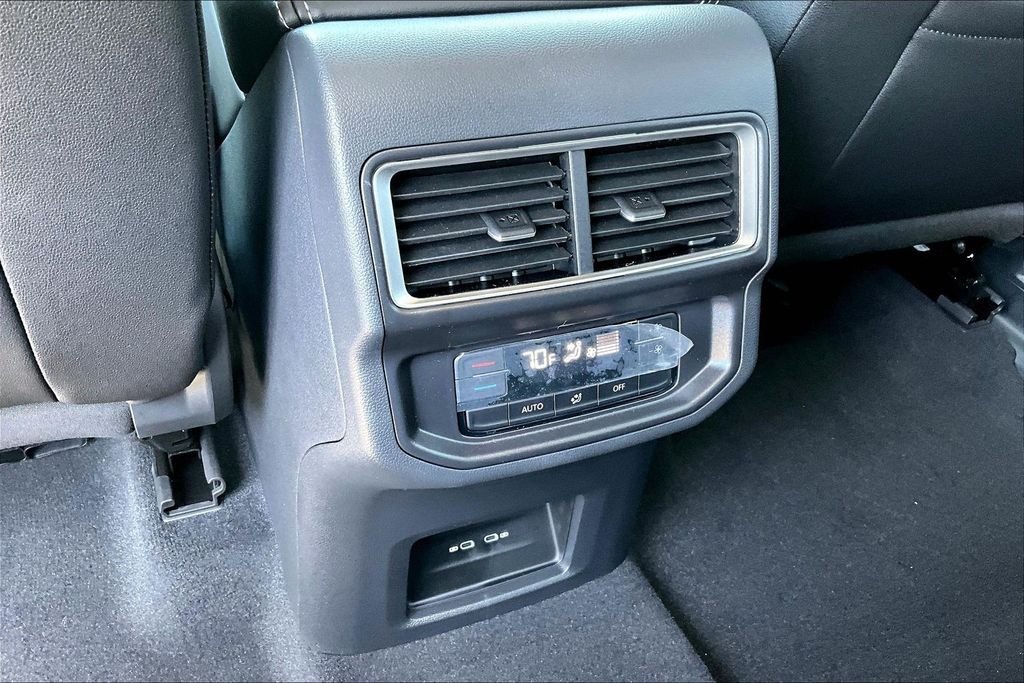 New 2026 Black Volkswagen 2.0T SE image 9