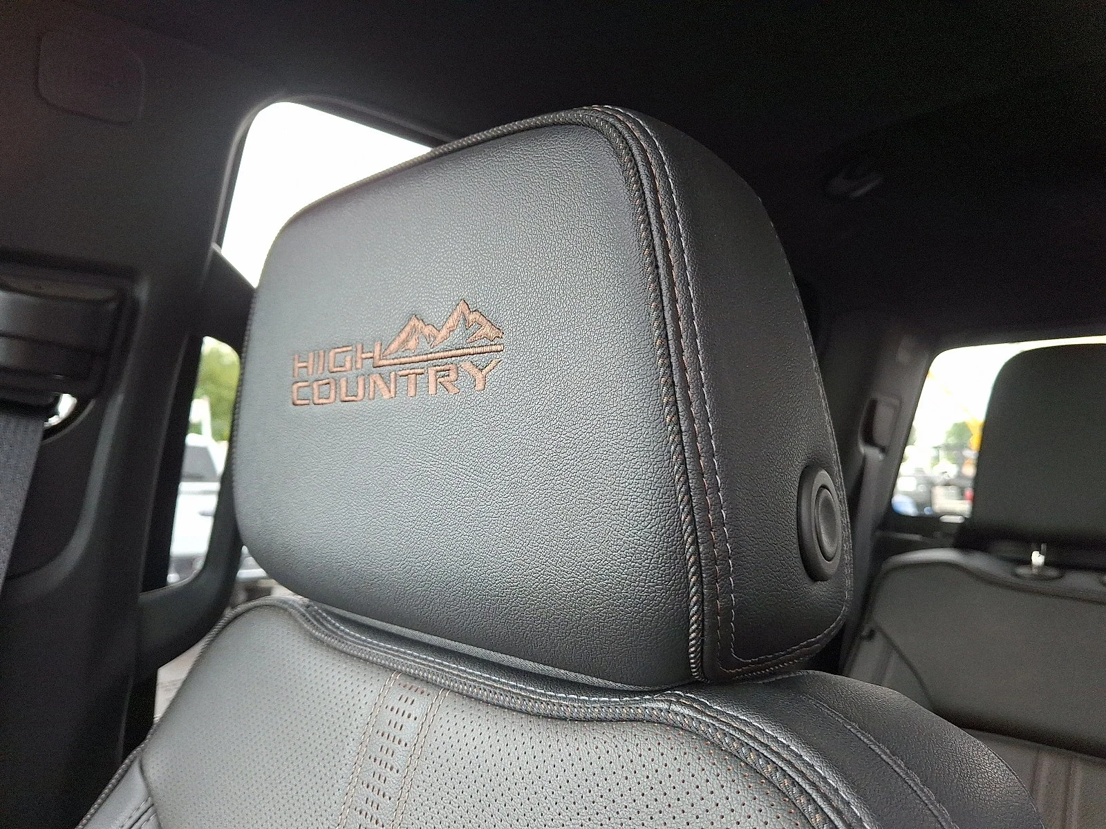 2024 Chevrolet Silverado 2500HD High Country - Photo 17