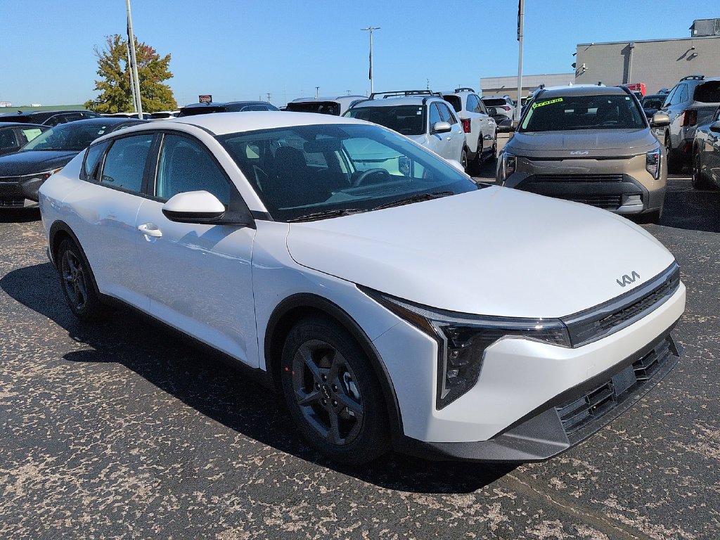 2027 Kia K4