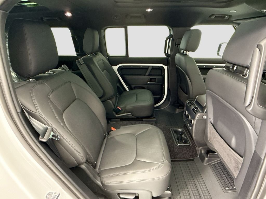 Used 2026 Fuji White Land Rover S image 22
