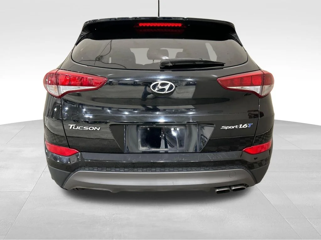 Used 2016 Black Hyundai Sport image 4