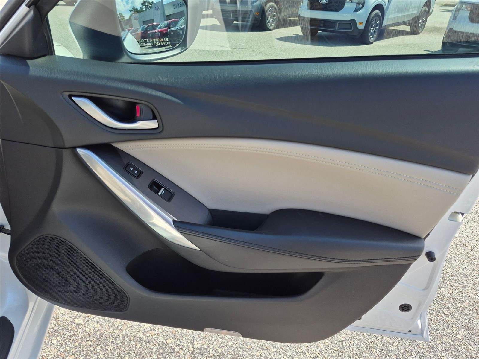 Used 2016 Snowflake White Pearl Mica Mazda i Touring image 29