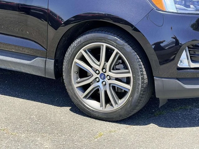 Used 2022 Black Ford Titanium image 7
