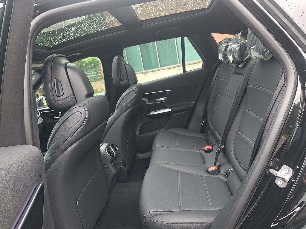 New 2026 Black Mercedes-Benz GLC 300 image 7