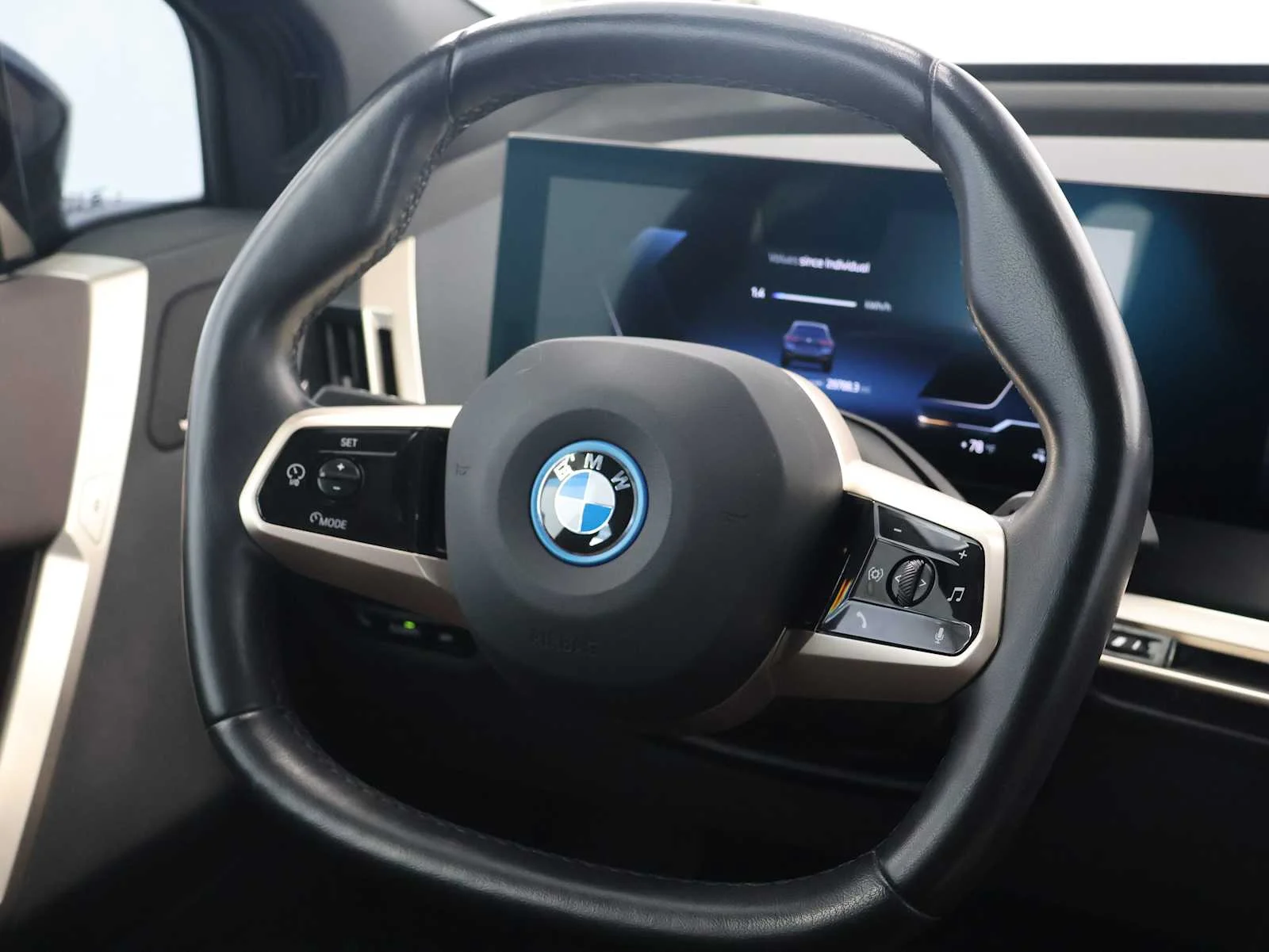 Used 2024 Phytonic Blue Metallic BMW xDrive50 image 23