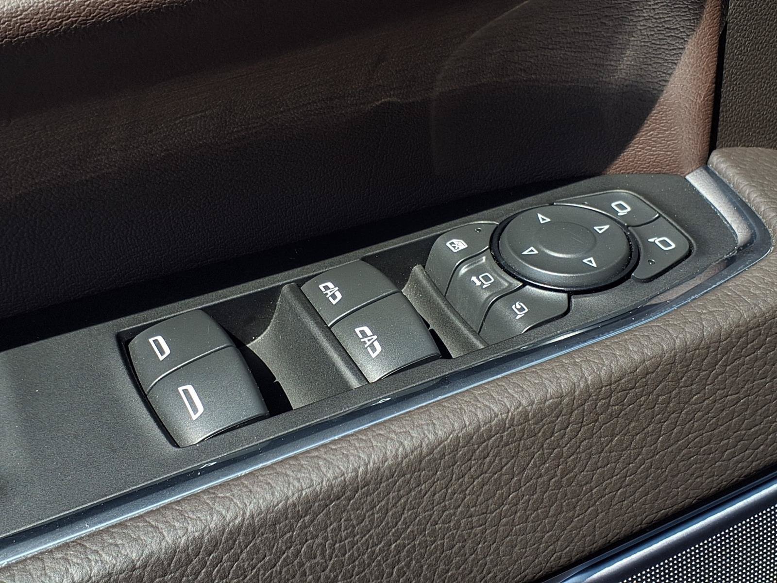 Used 2025 White Frost GMC Denali image 25