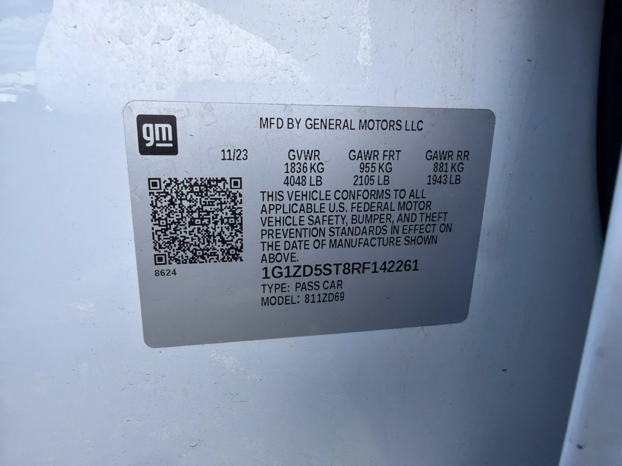 Used 2024 Summit White Chevrolet LT image 8