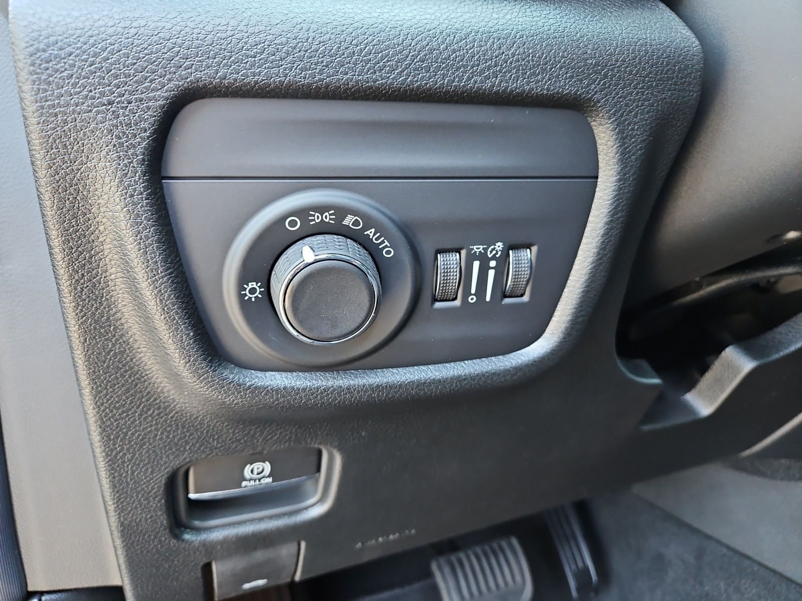 New 2027 High Gloss Black Jeep Laredo Altitude image 22