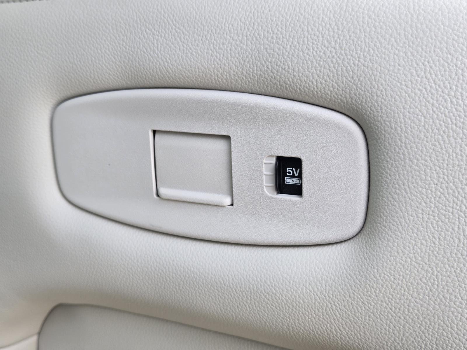 Used 2025 Fuji White Land Rover S image 41