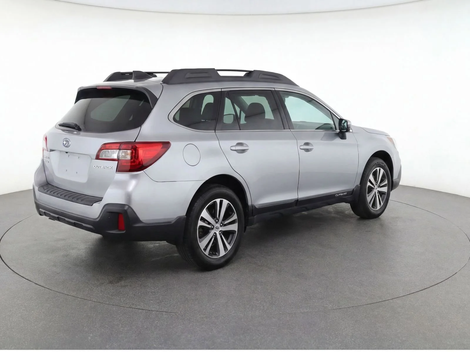 Used 2019 Tungsten Metallic Subaru Limited image 3