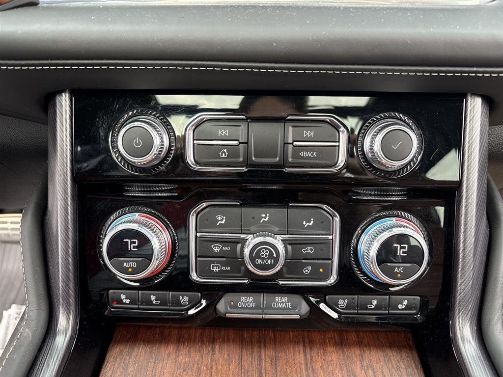 Used 2023 White Frost Tricoat GMC Denali Ultimate image 14