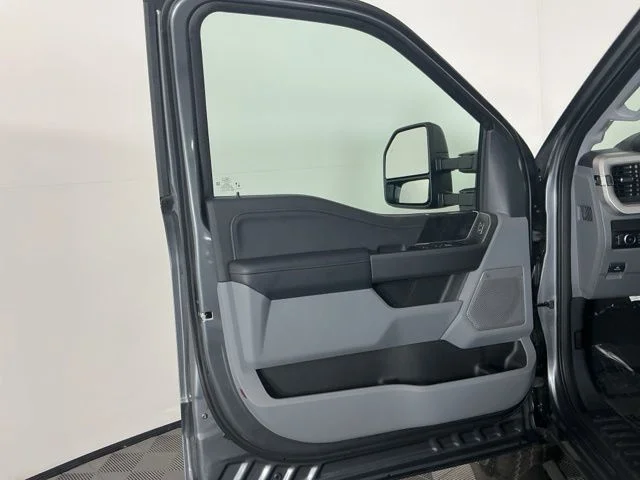 New 2026 Carbonized Gray Ford XLT image 16