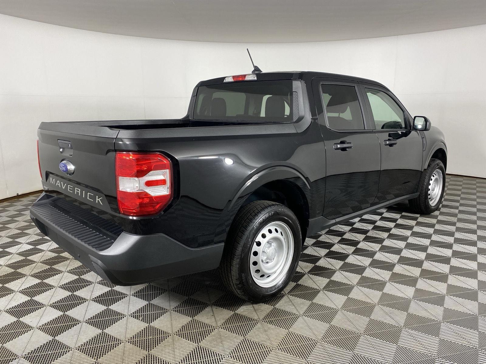 Used 2024 Shadow Black Ford XL image 16