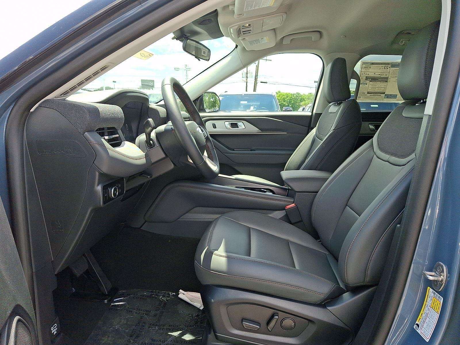 New 2026 Vapor Blue Metallic Ford Active image 6