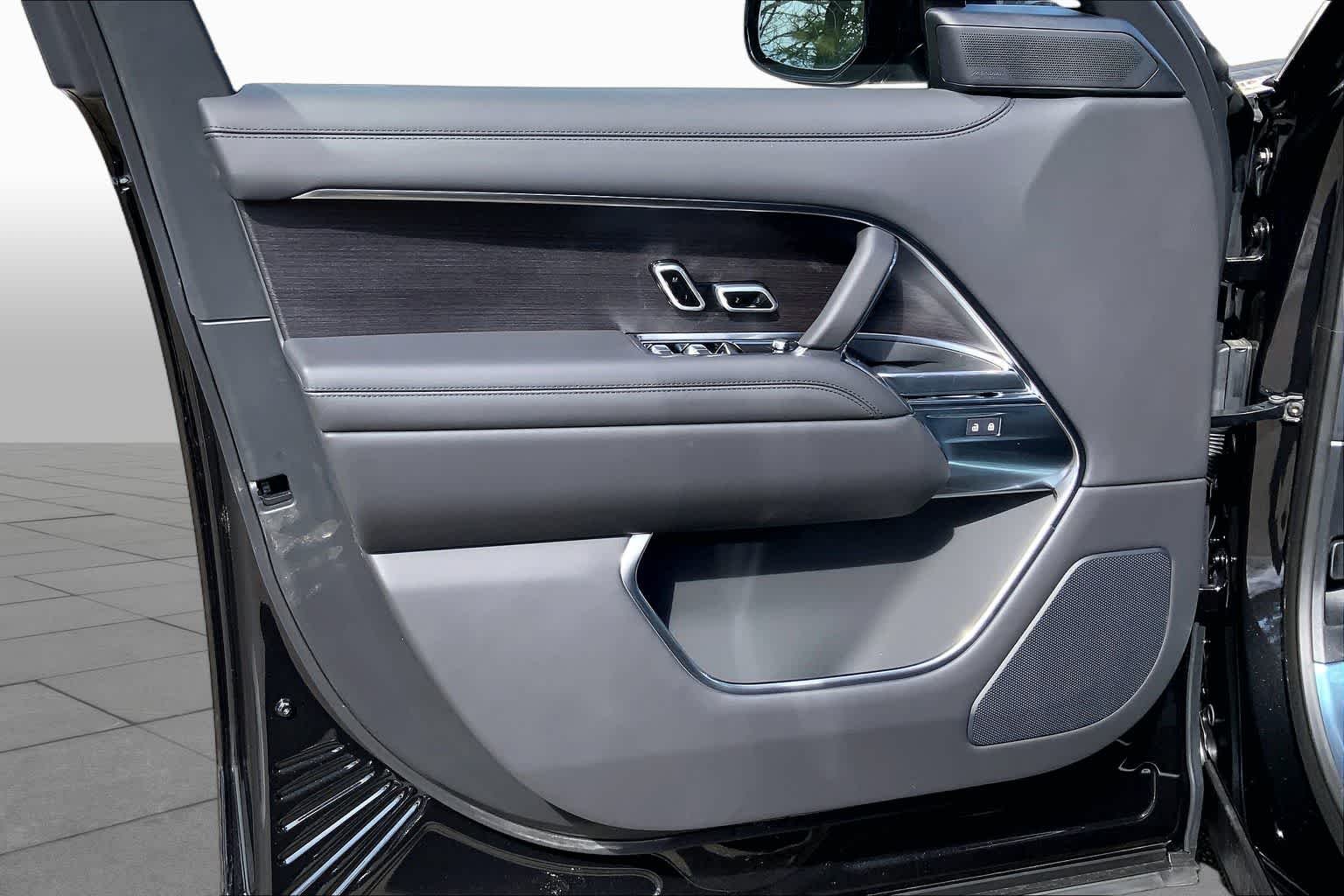 2026 Land Rover Range Rover SE - Photo 10