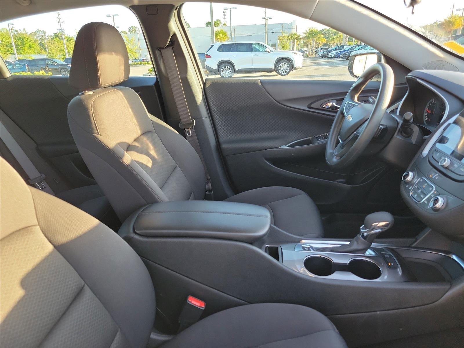 Used 2024 Summit White Chevrolet LT image 34