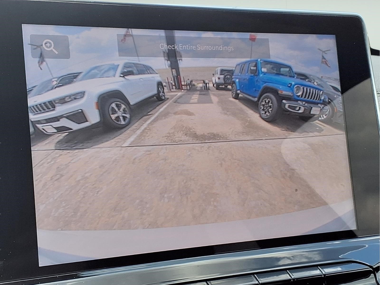 New 2026 Bright White Clearcoat Jeep Latitude Altitude image 15