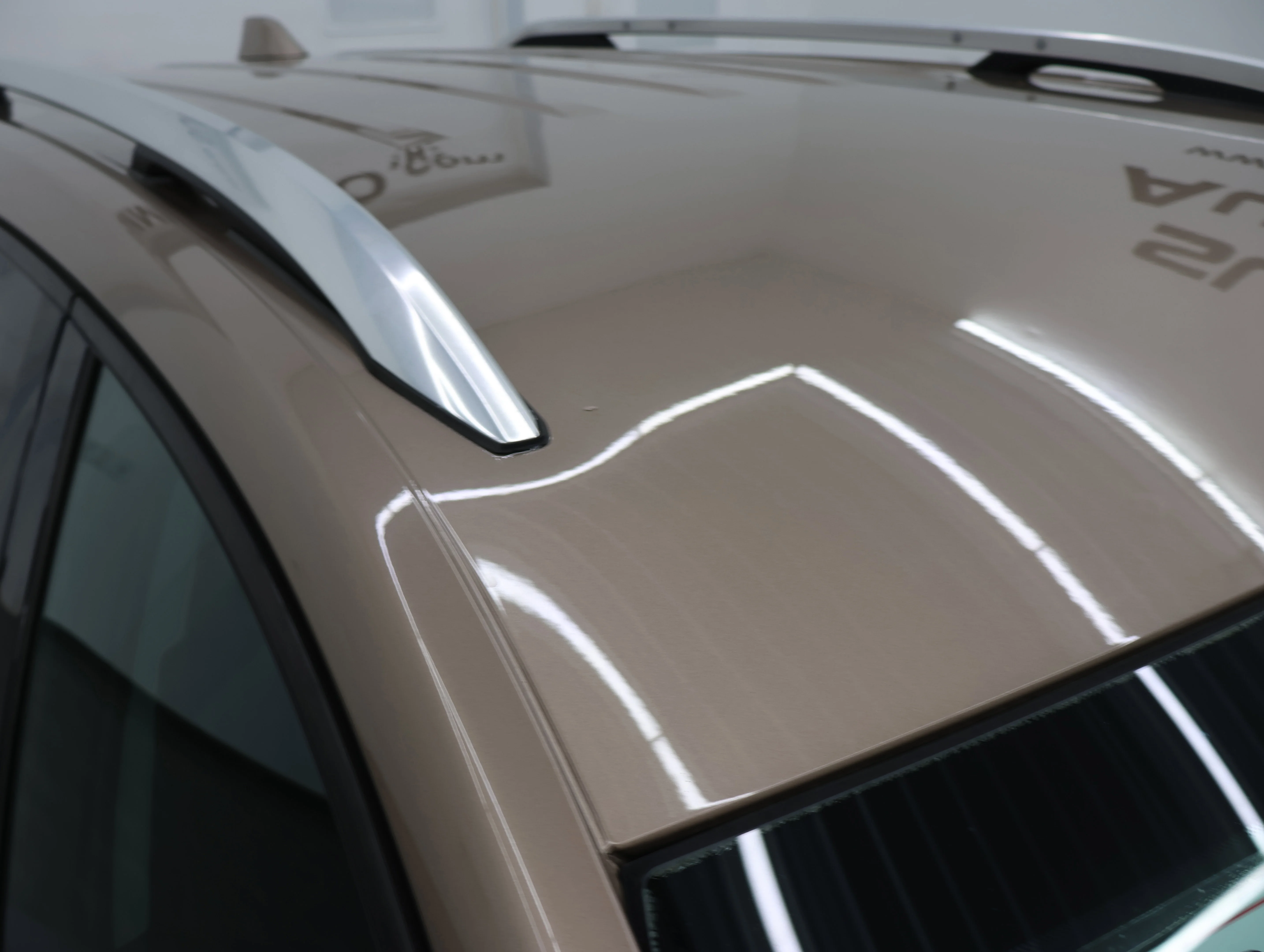 Used 2018 Sandy Ridge Metallic Chevrolet Premier image 4