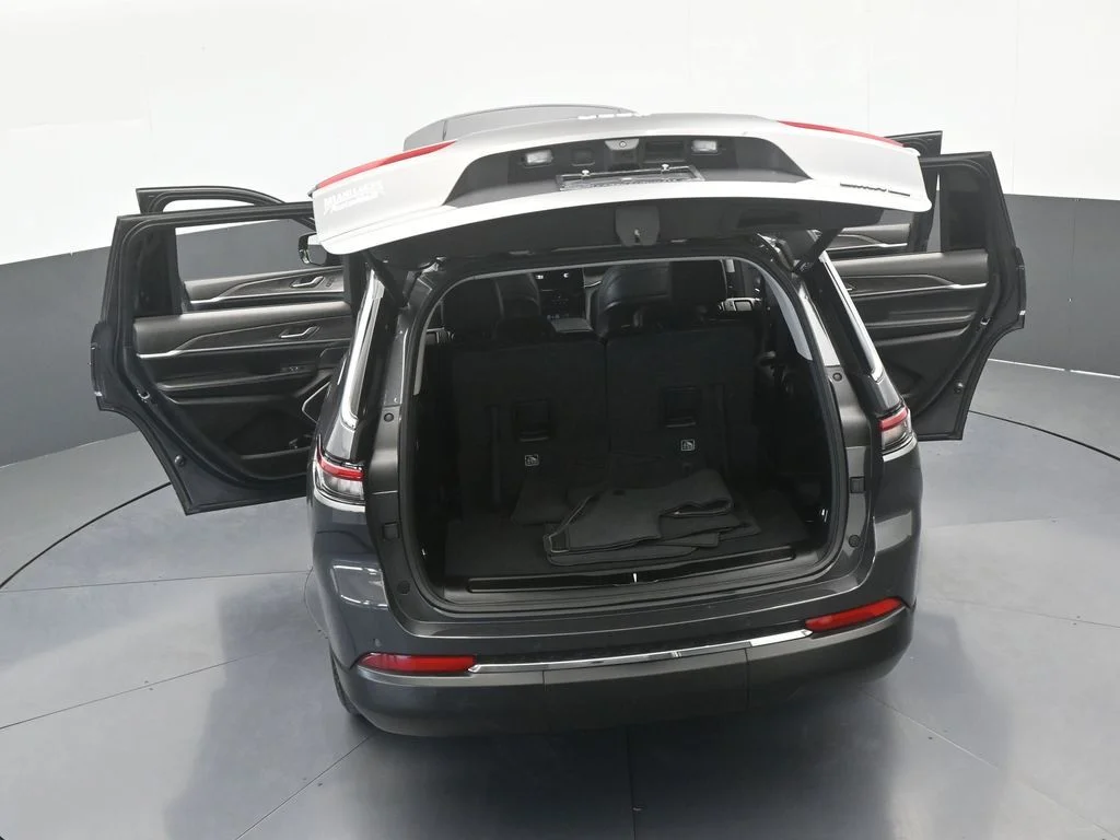 Used 2023 Baltic Gray Metallic Clearcoat Jeep Limited image 72