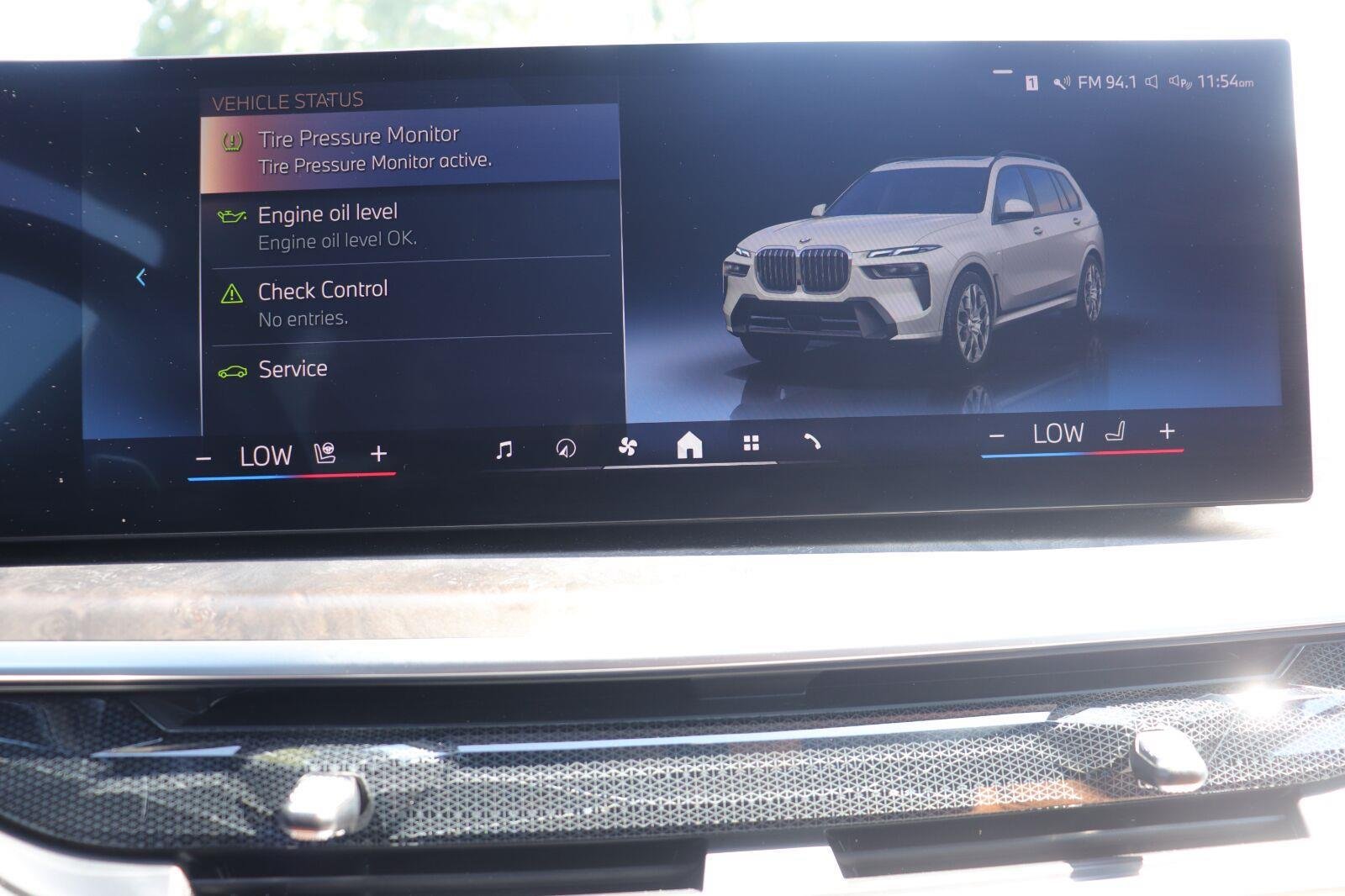 Used 2024 Alpine White BMW xDrive40i image 39