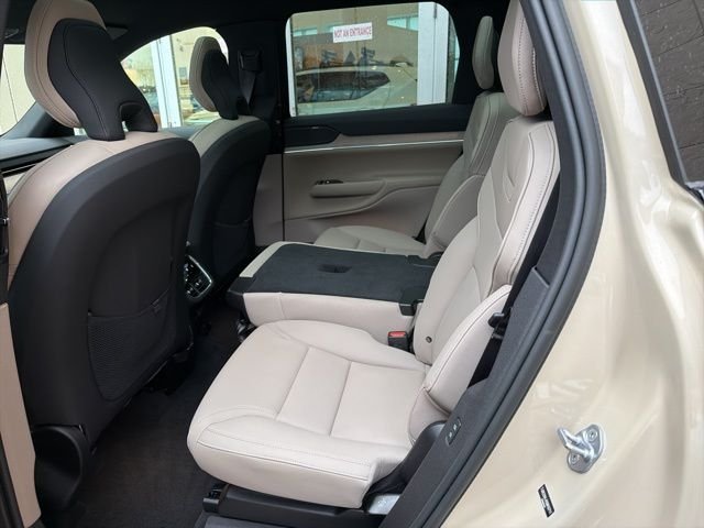 2025 Volvo EX90 Ultra - Photo 8