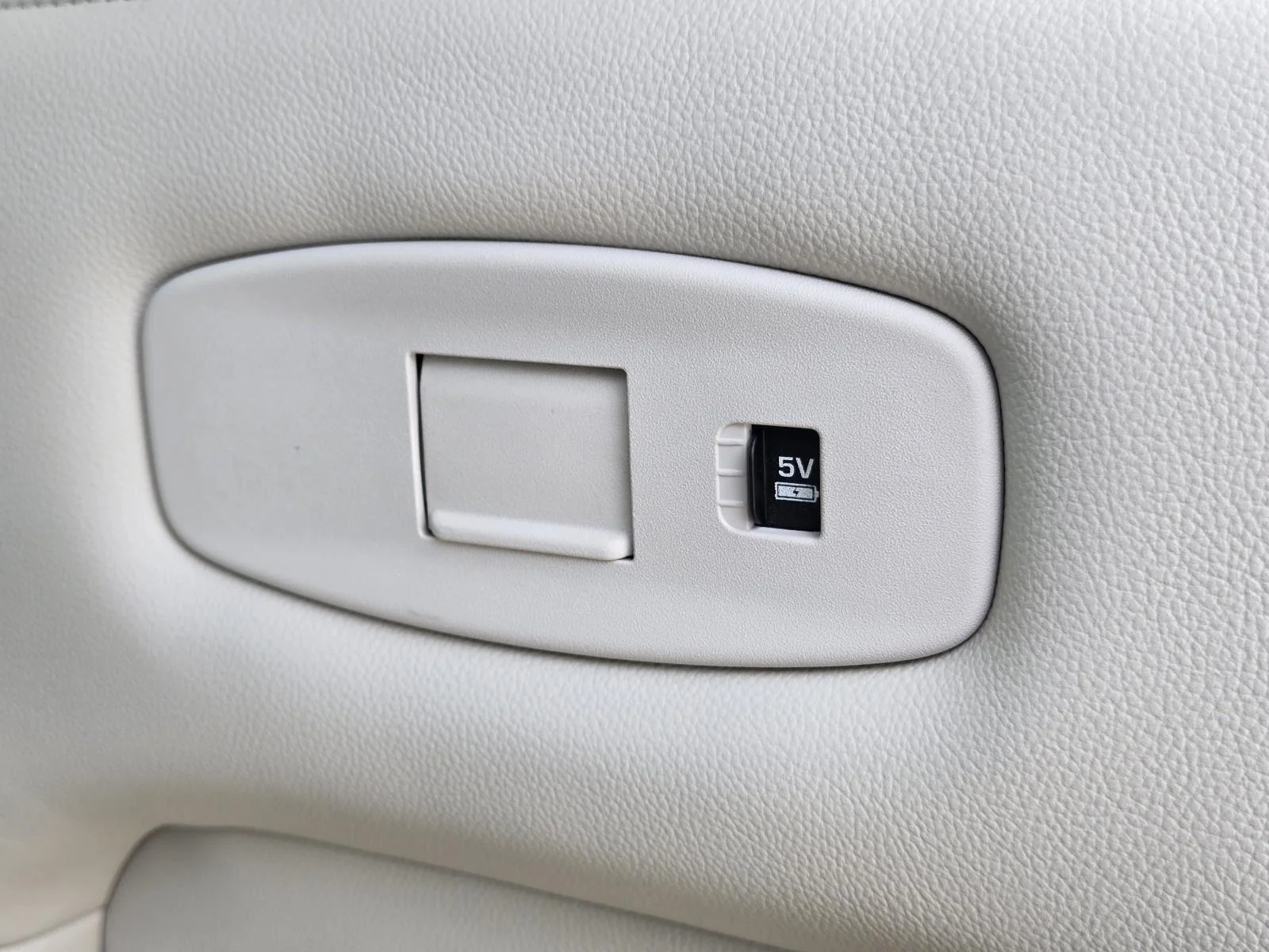 Certified Used 2025 Fuji White Land Rover S image 41