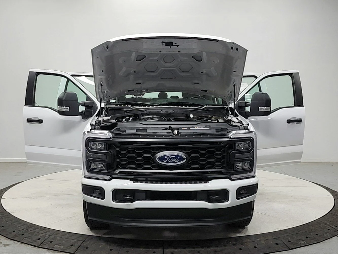 Used 2023 White Ford XL image 10