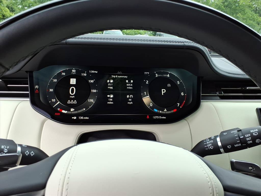 Certified Used 2025 Ostuni Pearl White Premium Metallic Land Rover SE image 18