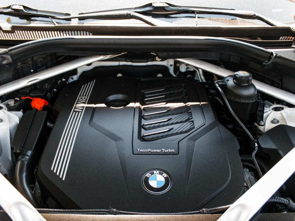 Used 2019 Alpine White BMW xDrive40i image 32