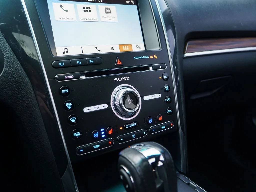 Used 2018 Shadow Black Ford Limited image 27