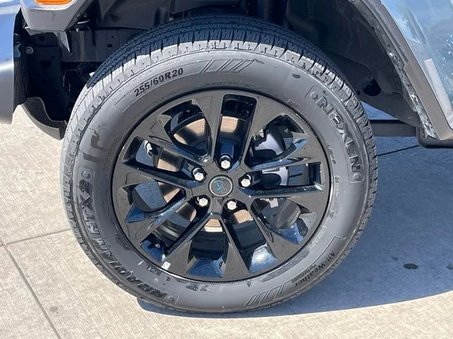 Certified Used 2025 Gray Jeep Sahara 4xe image 7