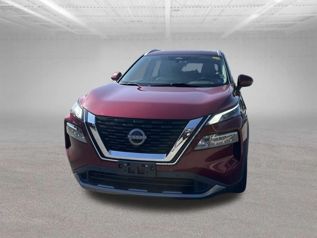 Used 2023 Red Nissan SL image 3