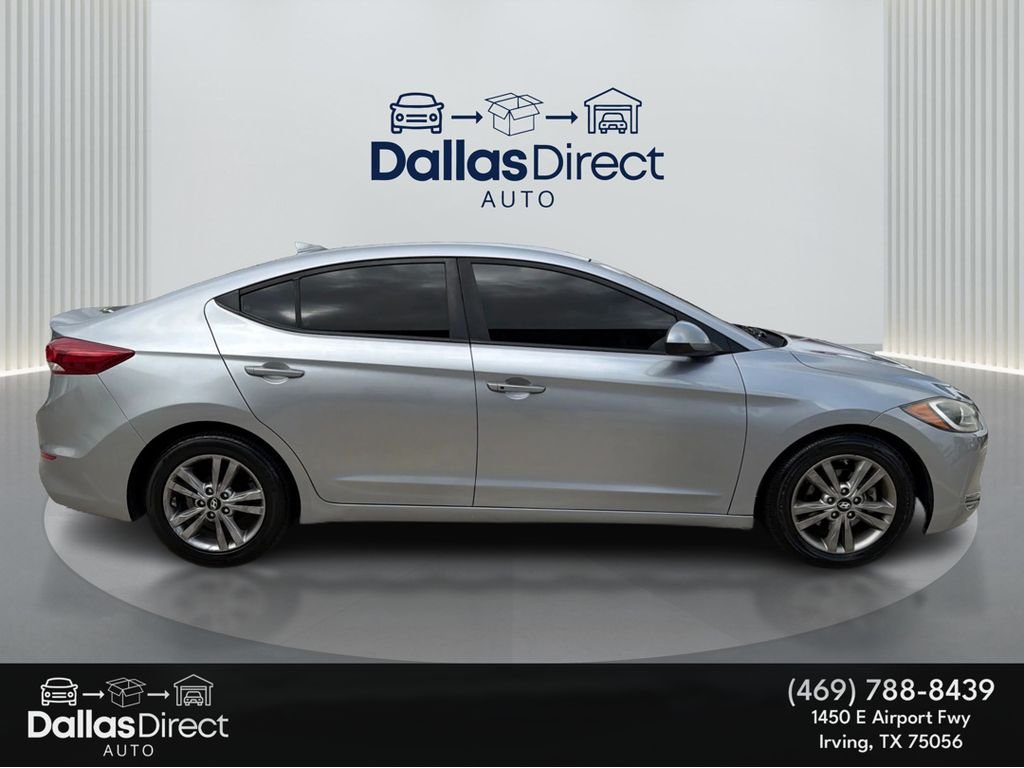 Used 2017 Shale Gray Metallic Hyundai SE image 5