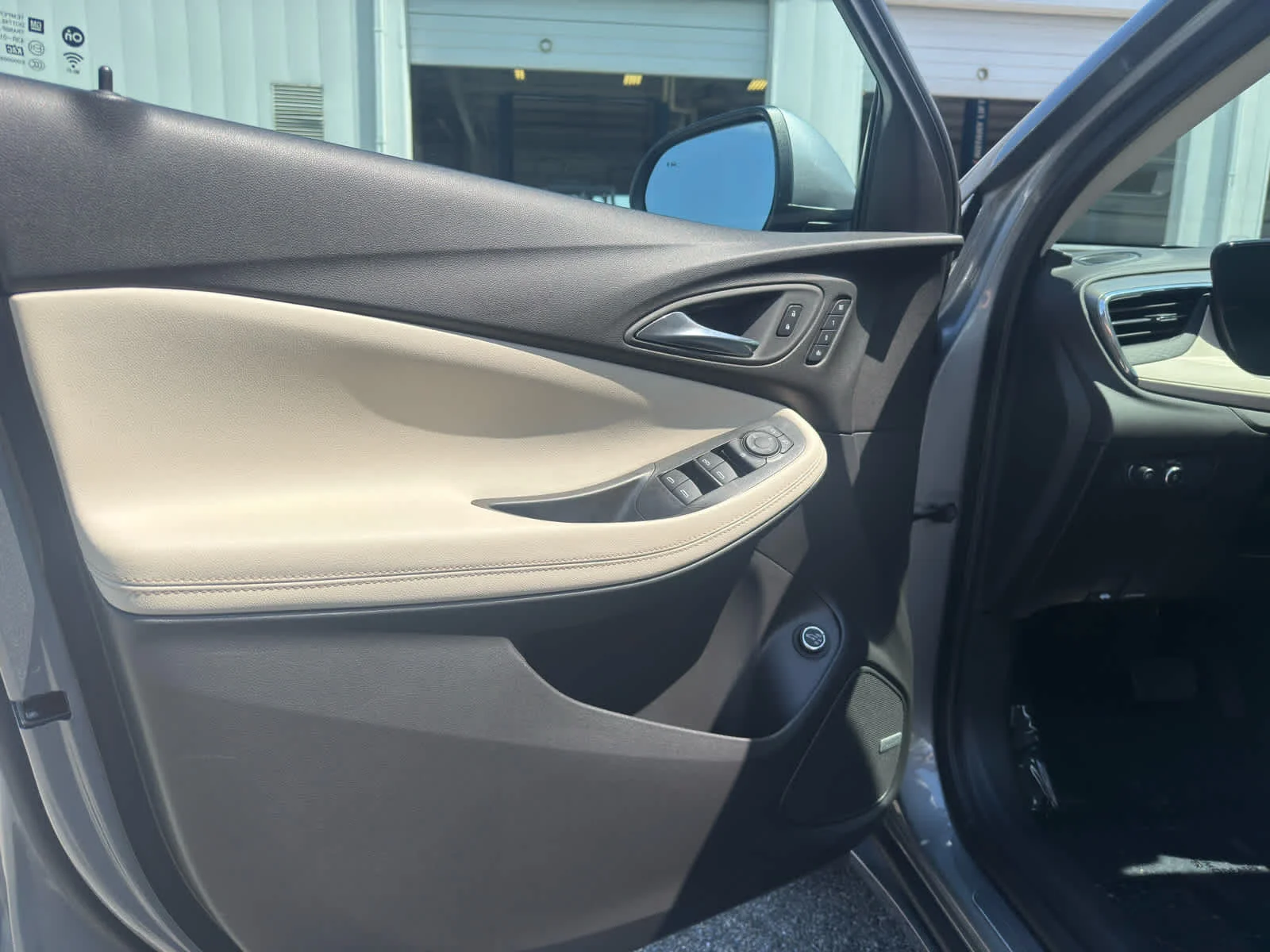 Used 2025 Moonstone Gray Metallic Buick Avenir image 17