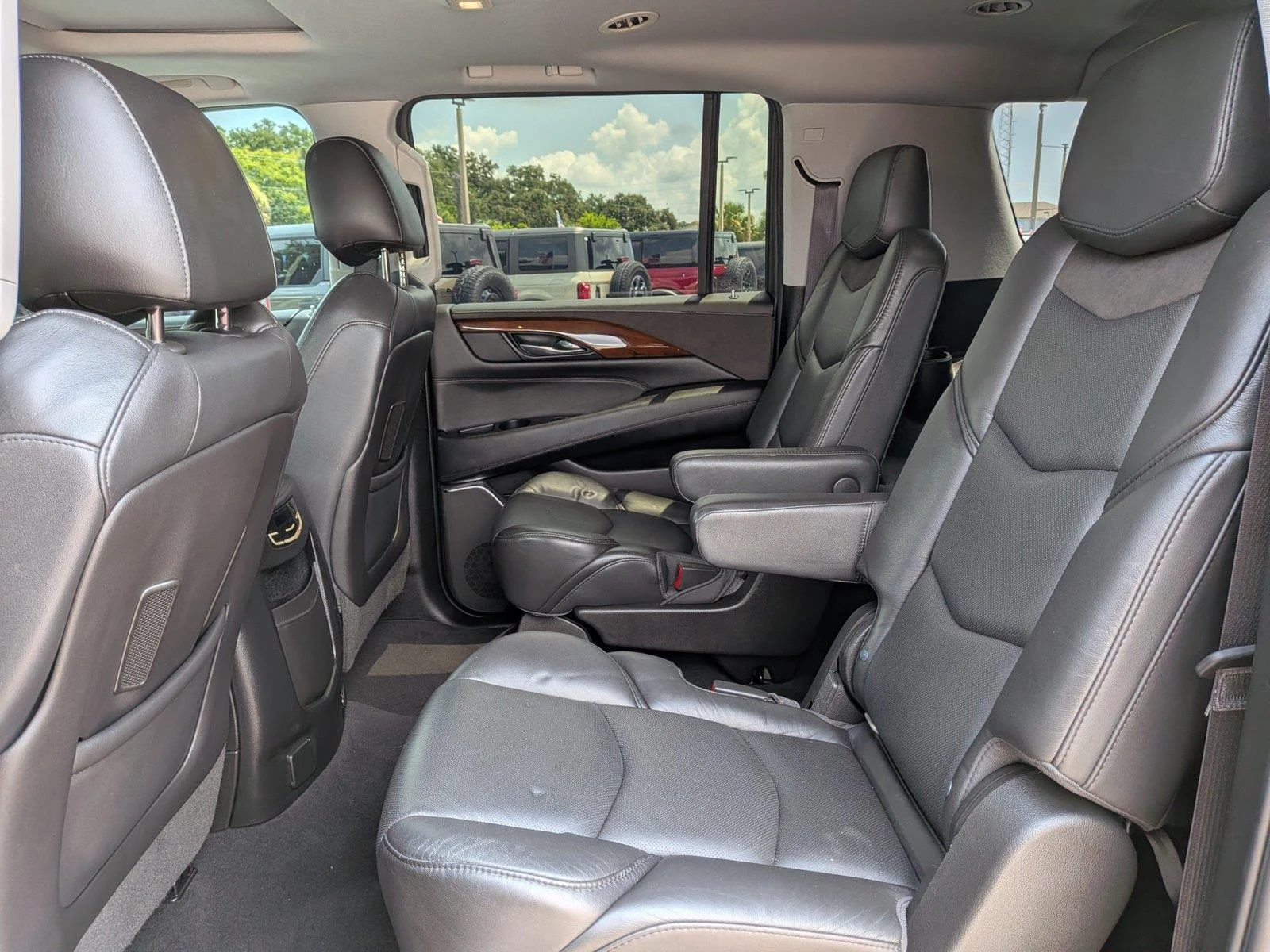 Used 2018 Gray Cadillac Luxury image 17