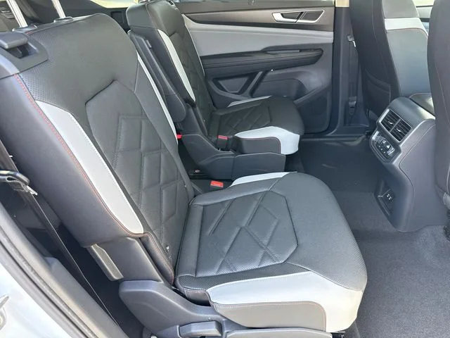 New 2026 Opal White Pearl Volkswagen 2.0T Peak Edition image 25