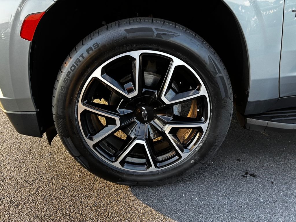 Used 2024 Gray Chevrolet RST image 7