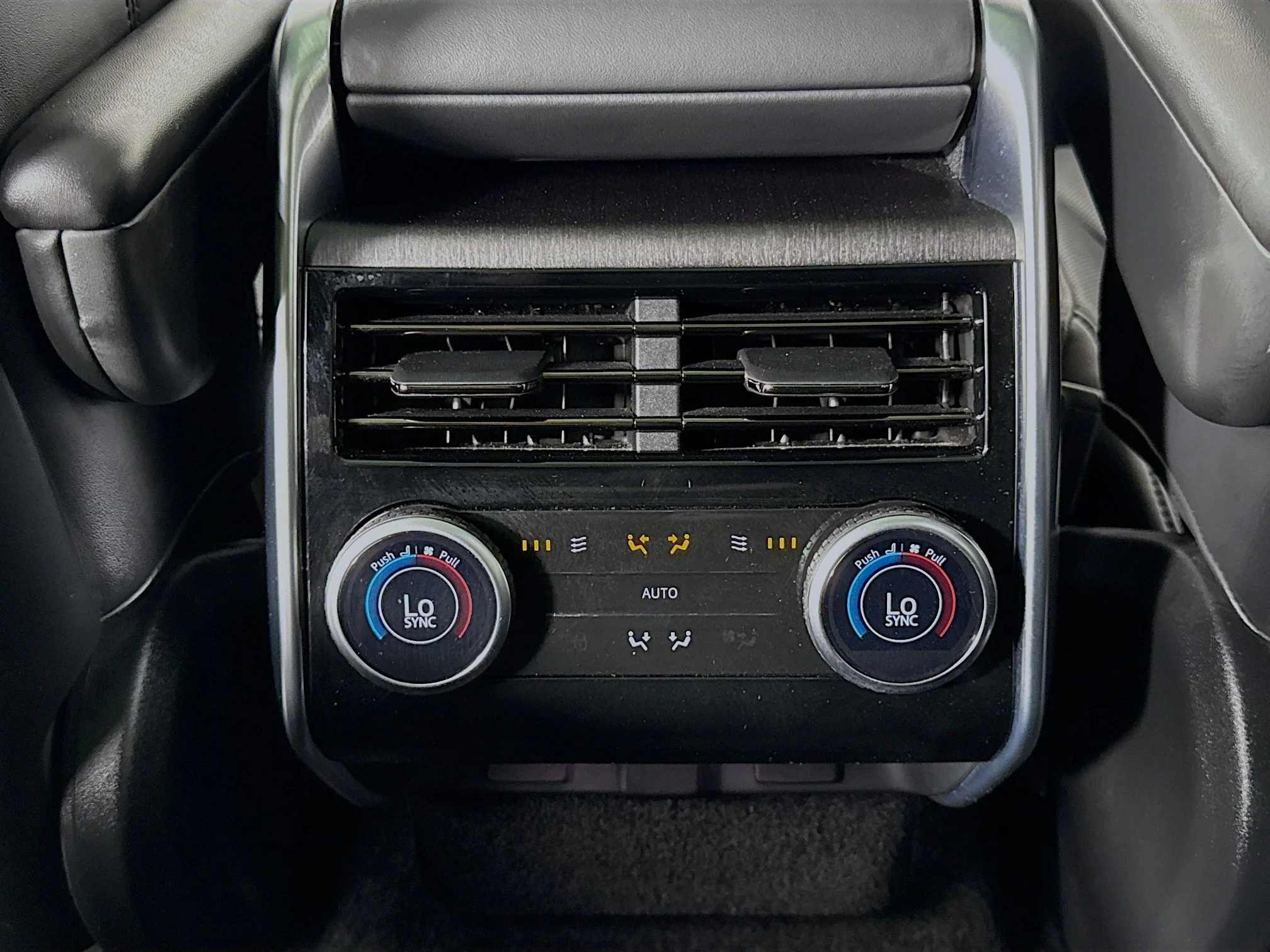 Used 2023 Gray Land Rover SE image 28