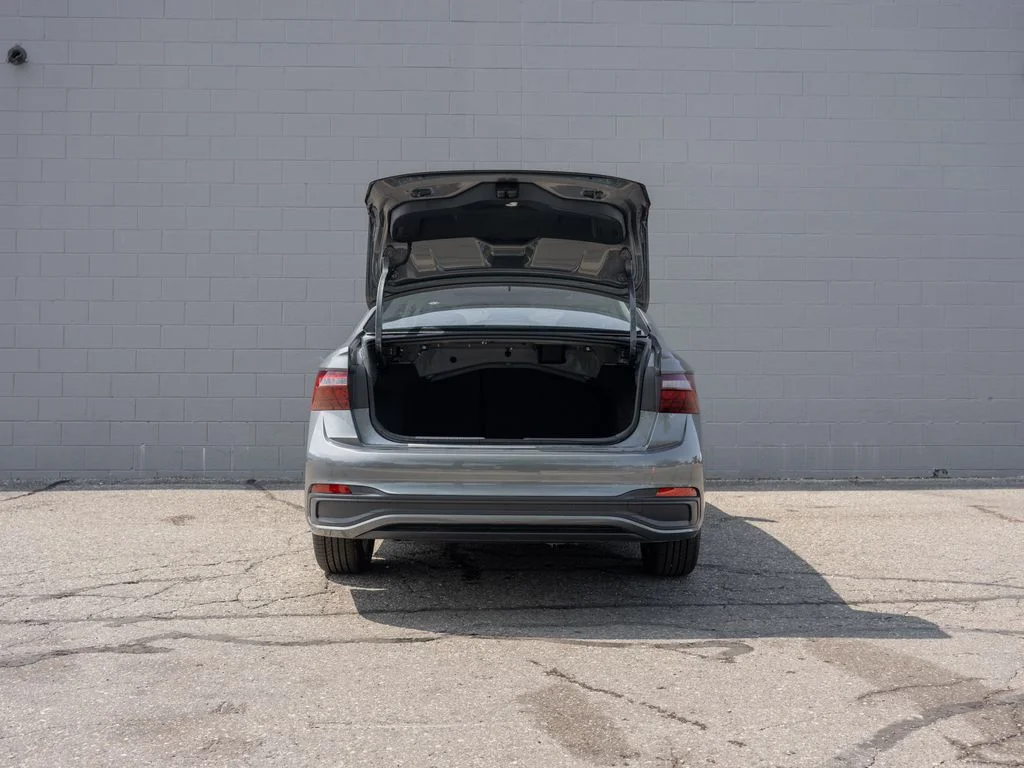 New 2026 Platinum Gray Metallic Volkswagen 1.5T SE image 6